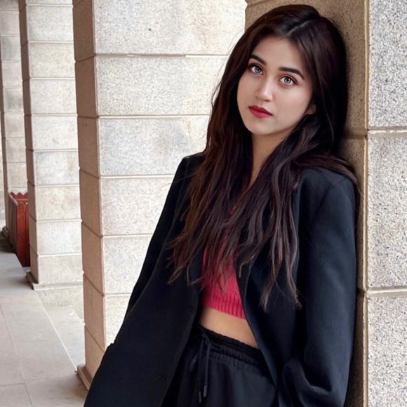 Meet your Posher, Liah - Picture 2 of 3